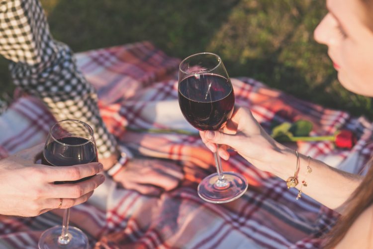 couple drinking wine