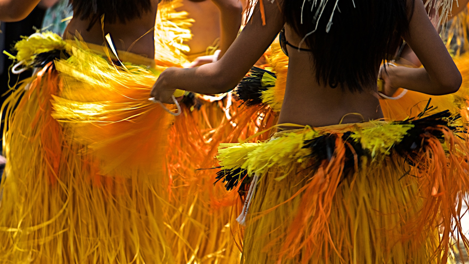 Hula dancers