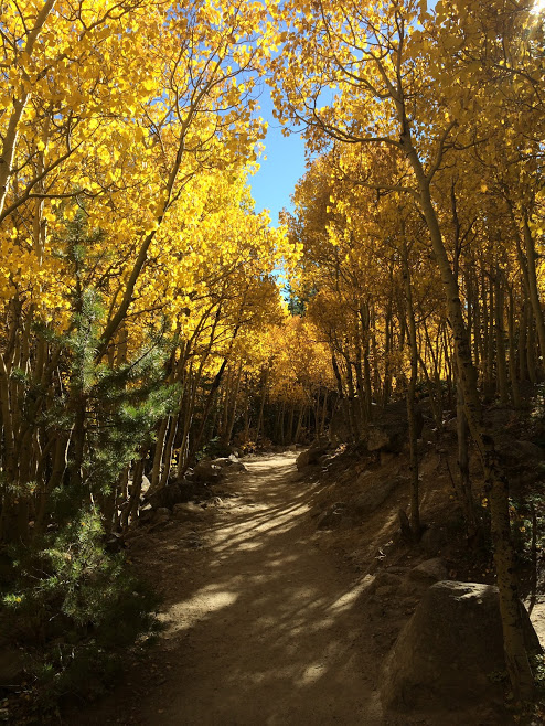 Fall hike in Rocky Mountain National Park