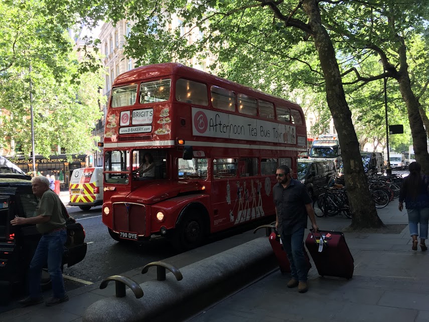 B Bakery tea bus