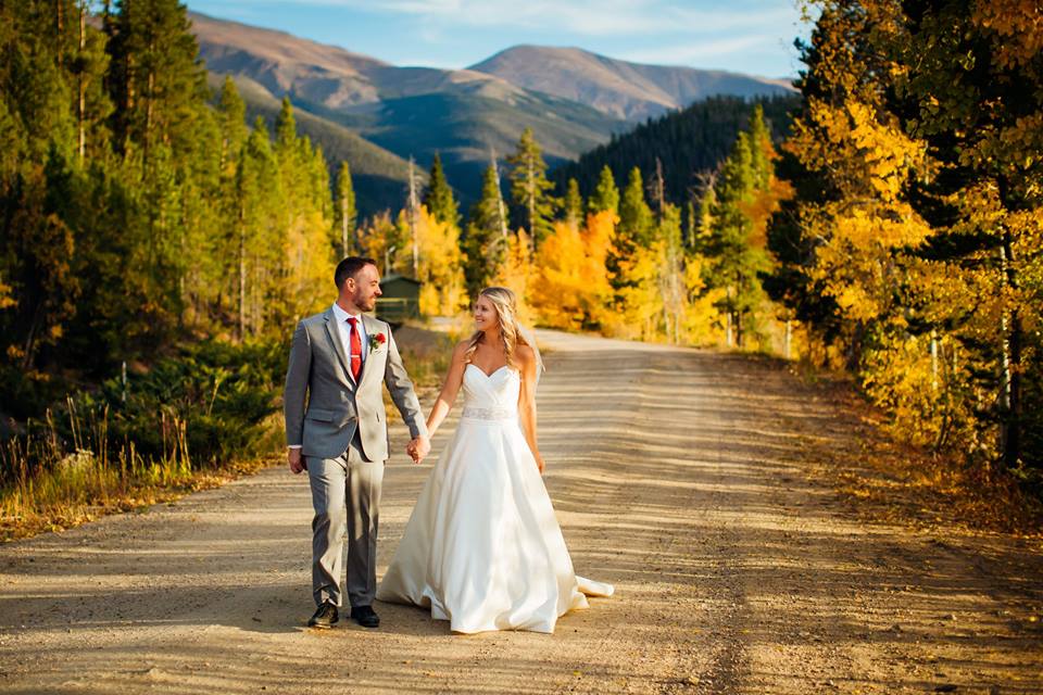 Groom and bride in Colorado