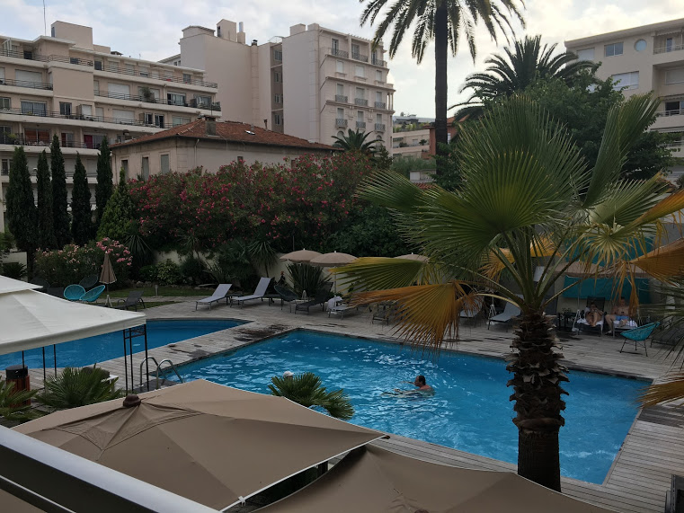 Pool at Clarion Suites