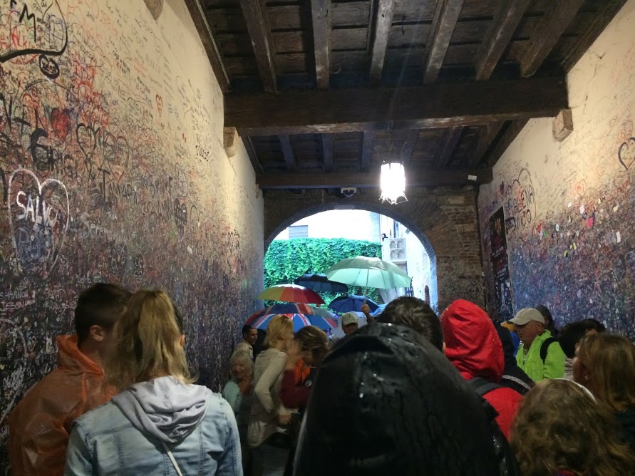 Alley to Juliet's Balcony in Verona